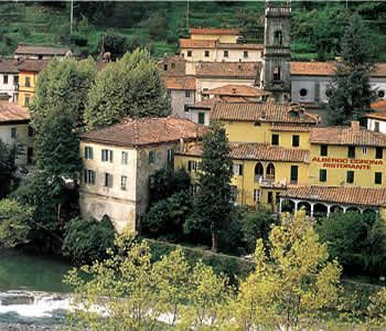 Hotel Ristorante Corona Lucca Exterior foto